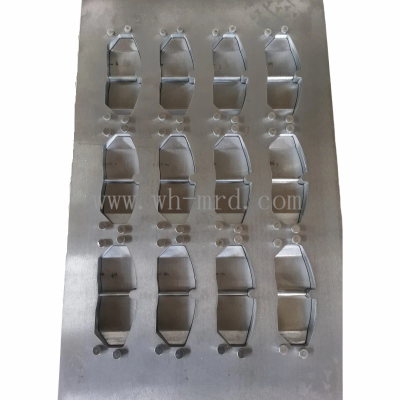 Stampo di tampone freno a fessura e smussata